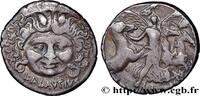 THE REPUBLIC (280 BC to 27 BC) Denier PLAUTIA Rome 47 AC. (18mm, 3,81g, 6h) -