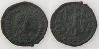 VALENTINIEN II (375-392) Nummus VALENTINIANVS II R/ VRBS ROMA , TTB -