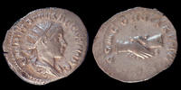 Roman Empire Antoninien HERENNIUS ETRUSCUS, Antoninien Rome en 251, CONCORDIA AVGG deux mains jointes, 21-23mm, 3,69 grms, RIC 138 TTB à SUP -