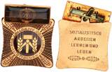 DDR Orden ab 1966 Medaille Kollektiv der sozialistischen Arbeit in Plastik Etui guter Zustand