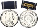 DDR Orden Pestalozzi-Medaille für treue Dienste in Silber in Etui -
