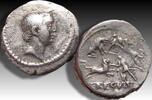 ROMAN REPUBLIC AR silver denarius L. Livineius Regulus, Rome mint - Gladiatorial scene - -