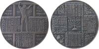 Kalendermedaille Medaille Bronze versilbert Wien (Hebräische Ausführung), Judaika, stehender Mann vor Kalendarium für sieben Monate / Menora - Datum 5697 -