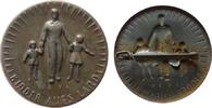 Drittes Reich Abzeichen Bronze Kinder aufs Land, NS-Volkswohlfahrt, männliche Gestalt mit zwei Kindern, einseitig, ca. 33 MM, intakte Nadel -