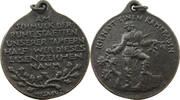 WEIMARER REPUBLIK MEDAILLE Eisenguß Spende für Kriegsgräber, stehender Soldat - Ich hatt einen Kameraden -