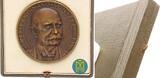 Karl Goetz Bronzegussmedaille 1909 Zeppelin-Langstreckenflug von Friedrichshafen nach Berlin. Mit Etui. EF