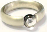 Deutschland Schmuckwerk Designer Ring schwebender Diamant Glasklar Kollektion Edelstahl + Brillant Handarbeit sehr gut