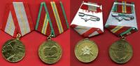 UdSSR 2 Medaillen Medaillen 60 und 70 Jahre Sowjetische Armee -