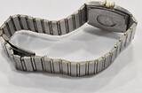 Schweiz Armbanduhr vintage Omega Uhr Chronometer Constellation Quarzuhr Kal 1431 goldenes Zifferblatt mit normalen Gebrauchsspuren.