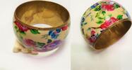 Bronzefarbener Armreifen mit Blumen Dekor Durchmesser ca. 6,9 cm -