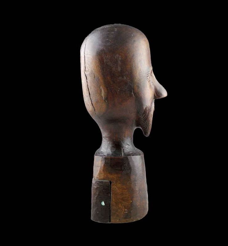 Lovely and rare Oak wood 'Wig' head, Scandinavian 17th. cent