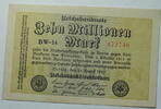 Weimar 10 Millionen Mark Rosenberg Nr. 105 a, WZ: Hakensterne, KN 6 stellig, FZ: bw -
